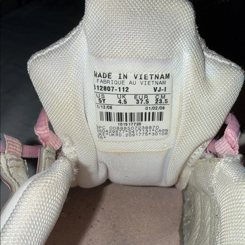Nike Shox Women's Pink and Silver Athletic Shoes - Picture 11 of 12
